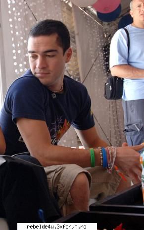 dea obisnuit ...picz>:) a12a