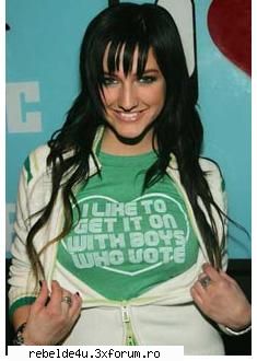 ashlee simpson mie imi place...