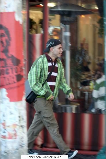 christian recunoshte este gay!! chris bj...au fost poose pozele colega dar astea-s fara logo-uri