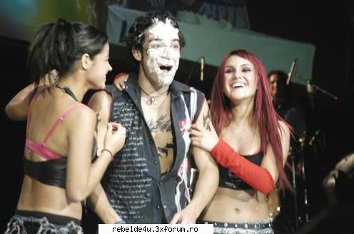 dea obisnuit ...picz>:) cmz?ma tare poza r3b3ld3 gUrl & administratoare ;)