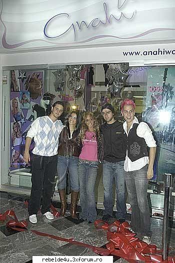 magazinul lui anahi din mexic!!! alte poze...