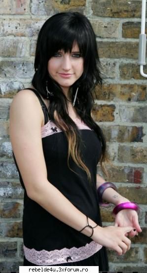 Ashlee Simpson :x - schwarz_girl_heart - Music...