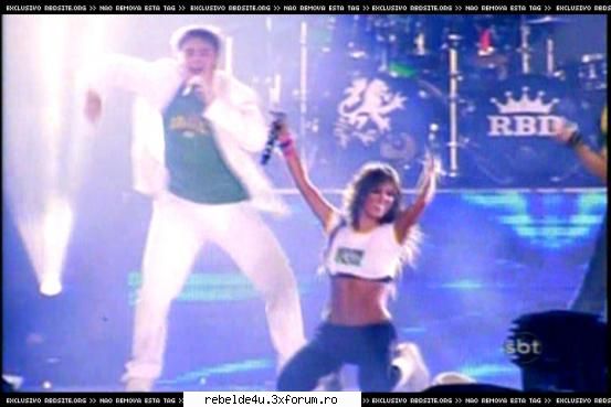 Capturi -->RBD Live in Rio<--( ) - schwarz_girl_heart - Y soy rebelde.....