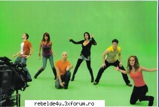 Capturi din clipul ,,Ser o parecer" - schwarz_girl_heart - Y soy rebelde.....