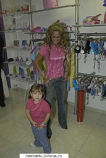 Magazinul lui Anahi din MEXIC!!! - ce dulce e fetitza aia - Anahi