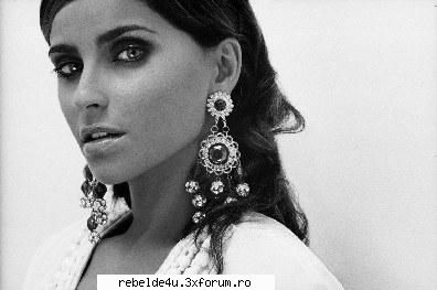 <Nelly Furtado> - schwarz_girl_heart - Music...