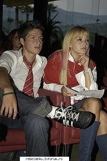 Poze->vico - schwarz_girl_heart - Y soy rebelde.....