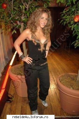 `/`/Shakira`/`/ - schwarz_girl_heart - Music...