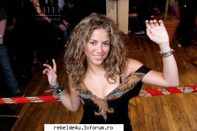 `/`/Shakira`/`/ - schwarz_girl_heart - Music...
