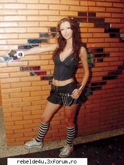 andreea b - schwarz_girl_heart - Music...