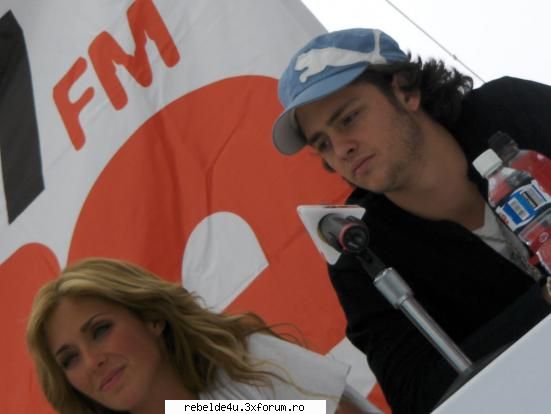 chris se potriveste cu anahi??? - schwarz_girl_heart - Christopher