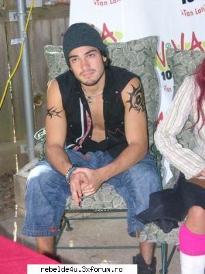 dea dea...vatzy obisnuit ...picz>:) - schwarz_girl_heart - Poncho