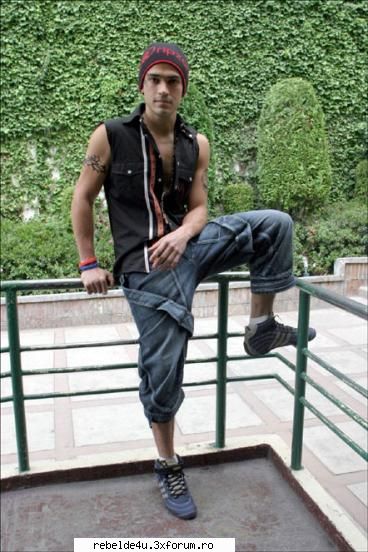 dea dea...vatzy obisnuit ...picz>:) - schwarz_girl_heart - Poncho