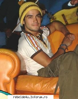 dea dea...vatzy obisnuit ...picz>:) - schwarz_girl_heart - Poncho