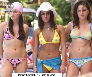 poze k fetele din rebelde - la mare la soare =)=)=)=)=) - Y soy rebelde.....