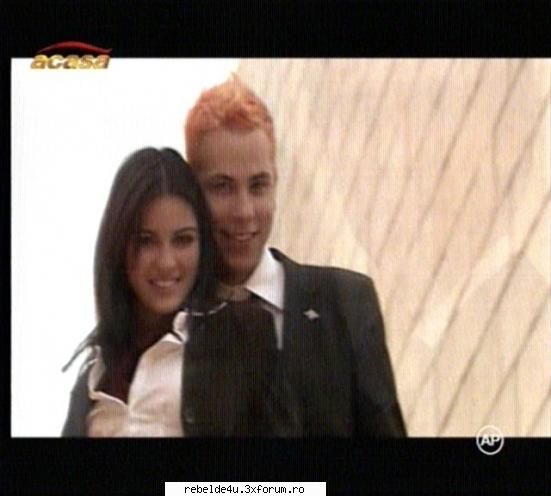 scene din novela - schwarz_girl_heart - Y soy rebelde.....